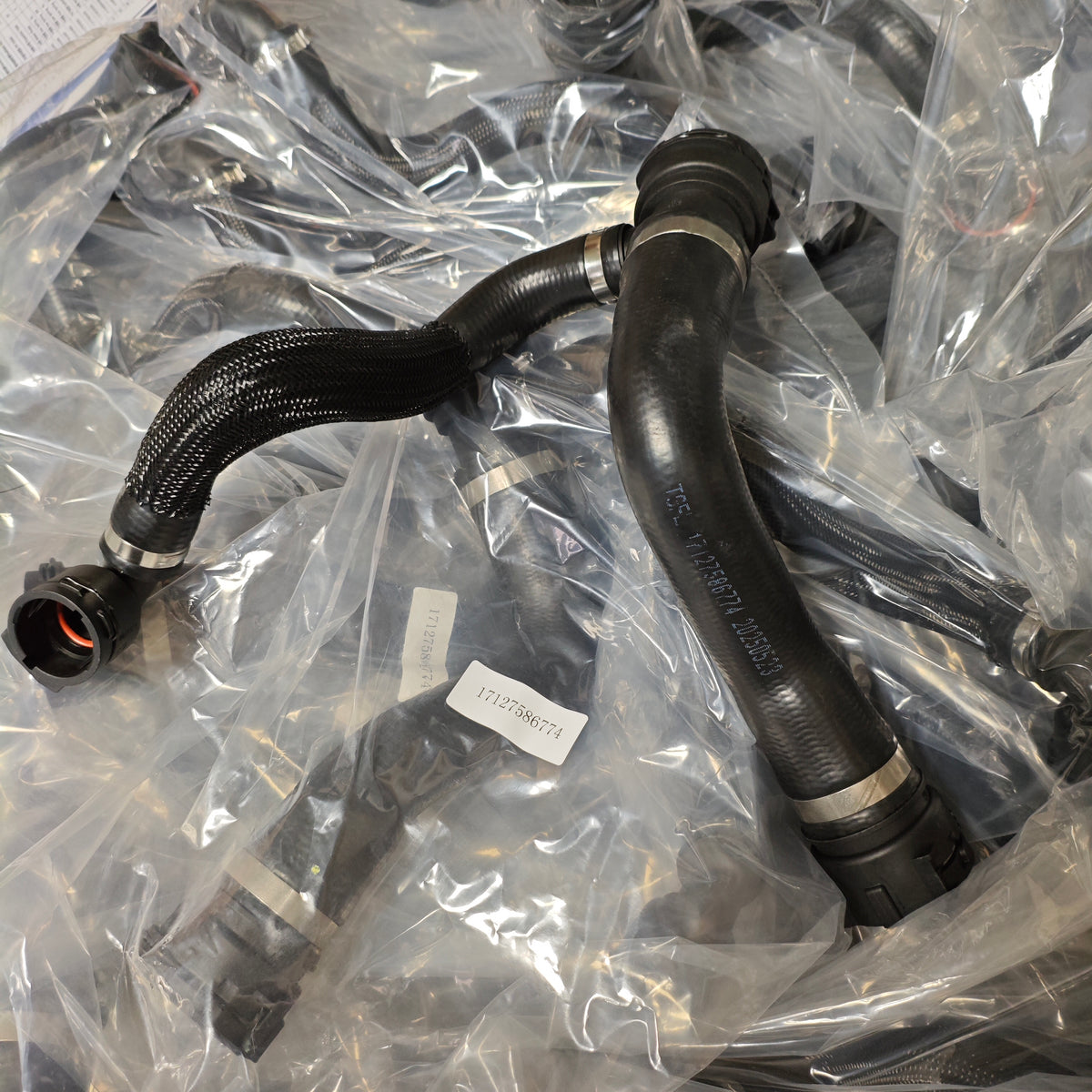 BMW  Radiator Hose   17127586774   17127576356
