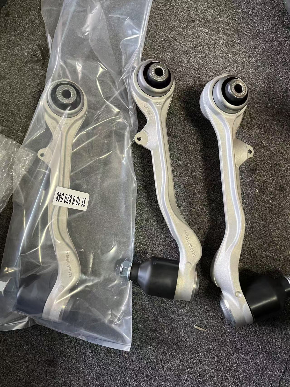 BMW  Control Arm   31106879548   Front Right