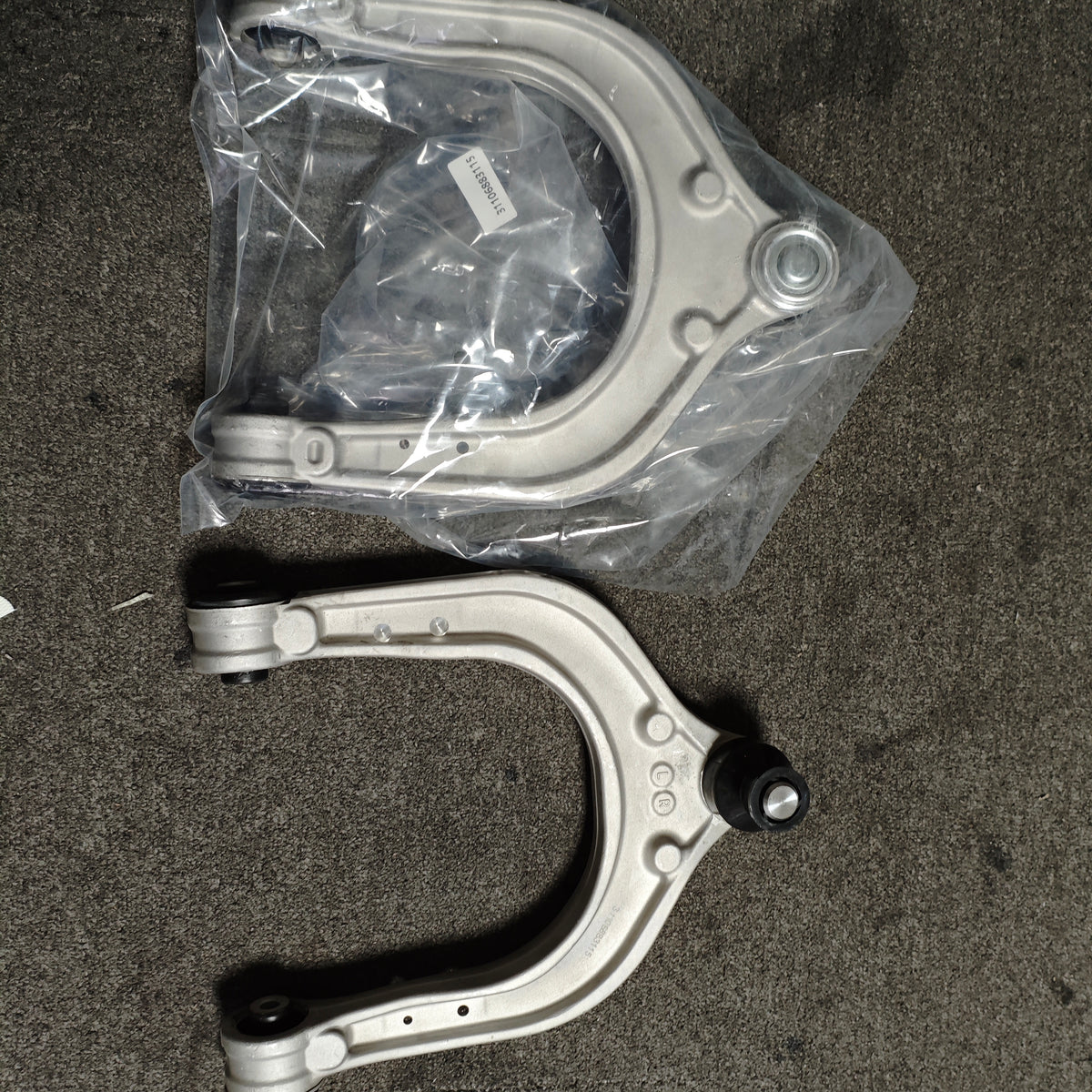 BMW  Control Arm   31106883115   Front Axle, Left
